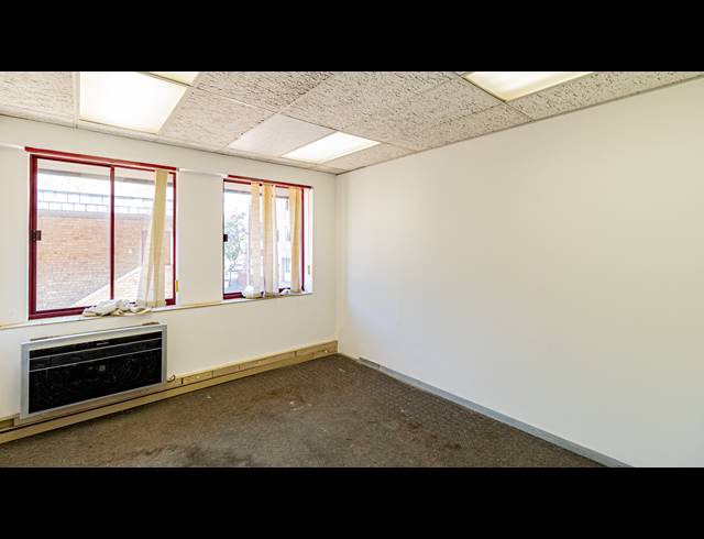 393M² OFFICE TO LET IN FERNDALE